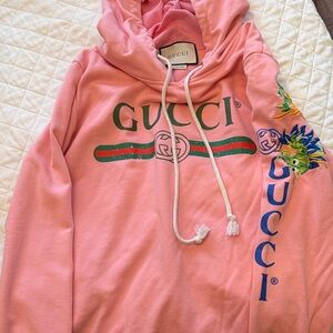 Gucci Pink Sweatshirt with Logo and Floral Design